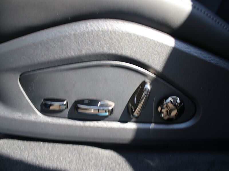 More views of Porsche Cayenne