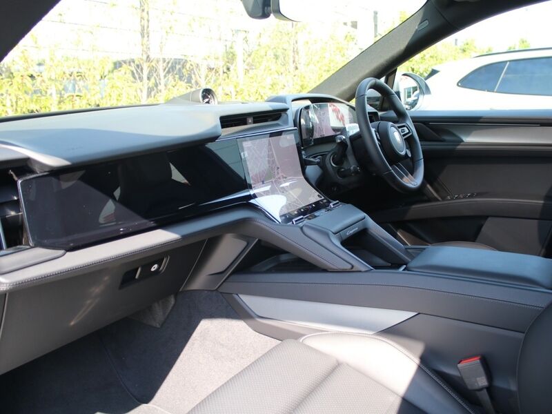 More views of Porsche Cayenne