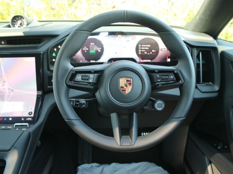 More views of Porsche Cayenne