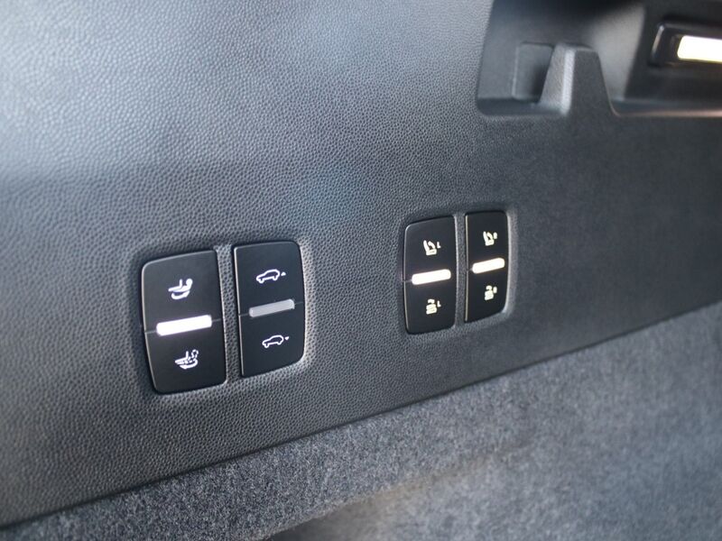 More views of Porsche Cayenne