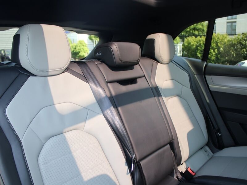 More views of Porsche Cayenne