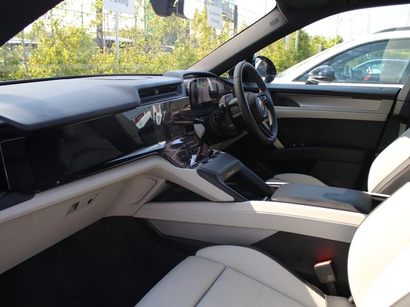 More views of Porsche Cayenne