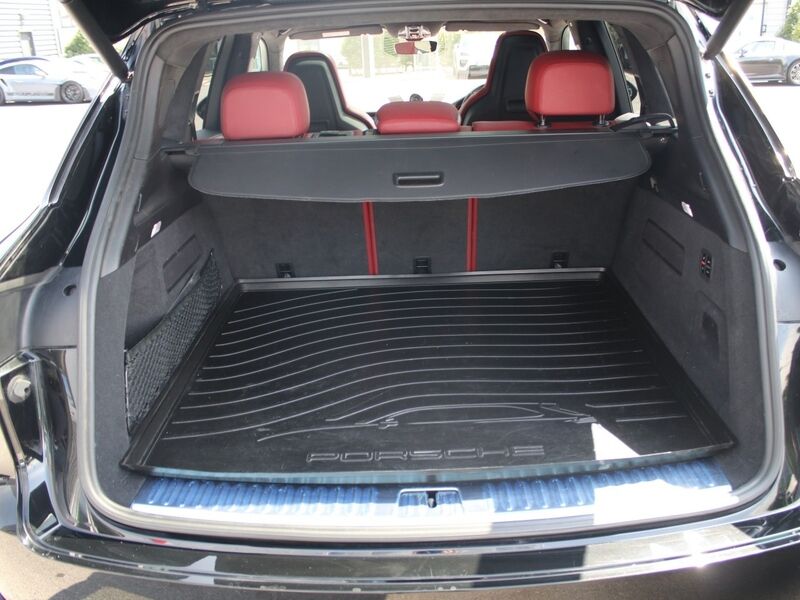 More views of Porsche Cayenne