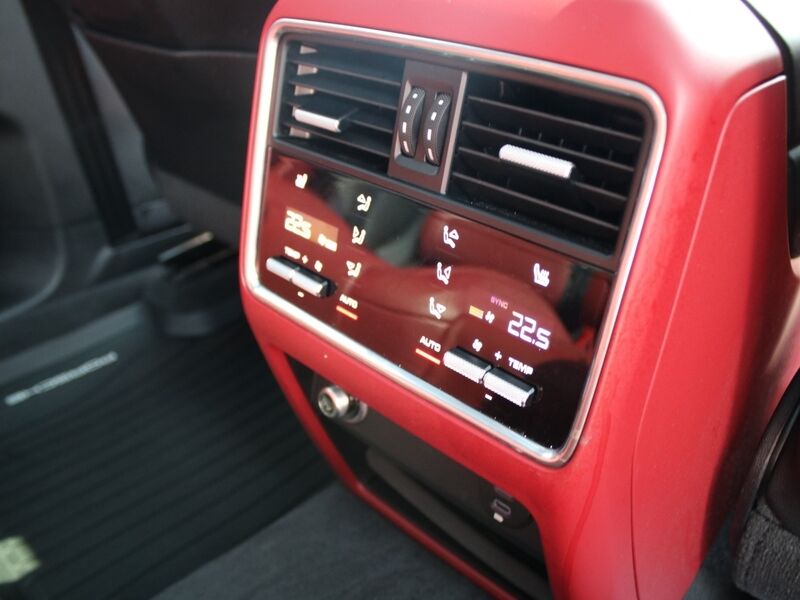 More views of Porsche Cayenne