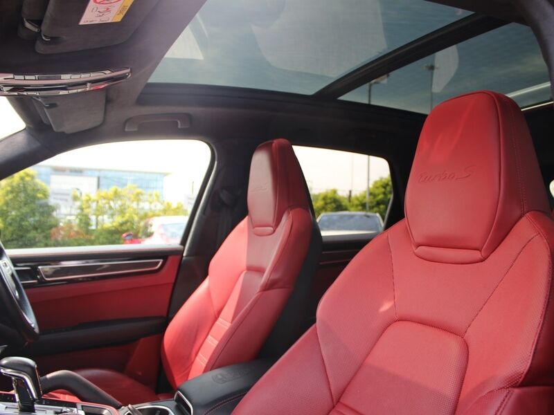 More views of Porsche Cayenne