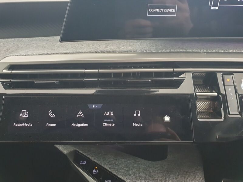 More views of Peugeot 3008