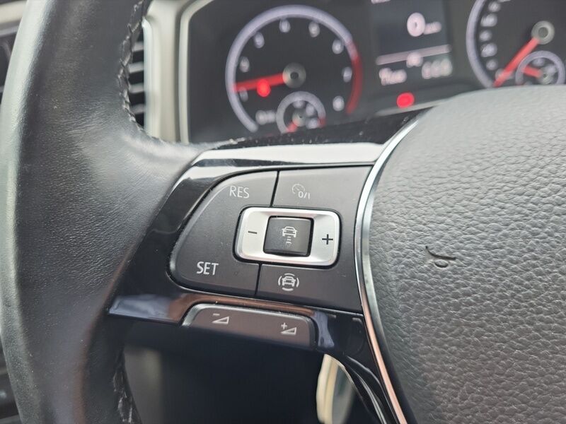 More views of Volkswagen T-Roc