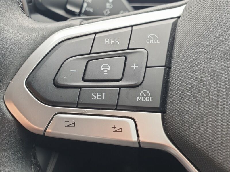 More views of Volkswagen Tiguan