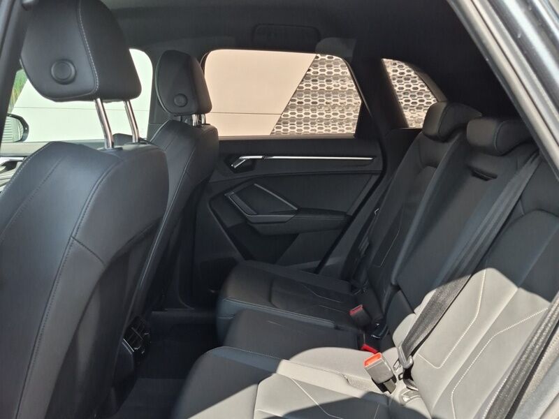 More views of Audi Q3