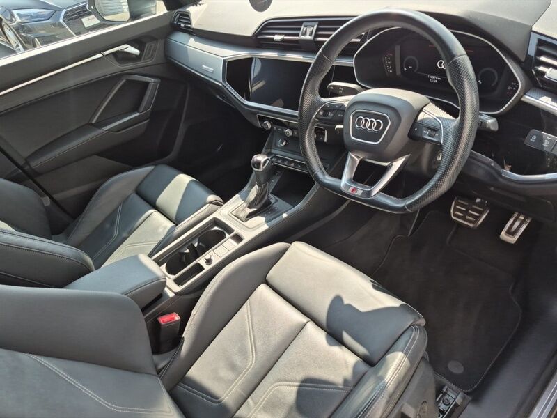 More views of Audi Q3