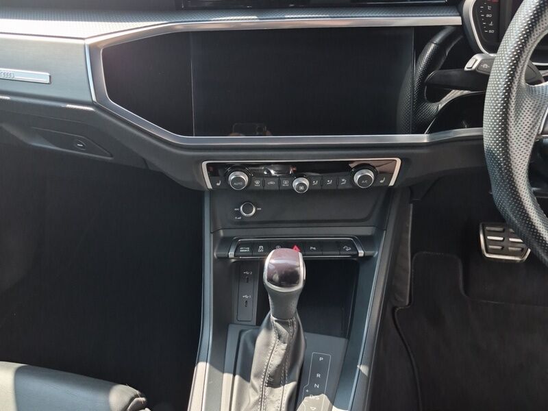 More views of Audi Q3