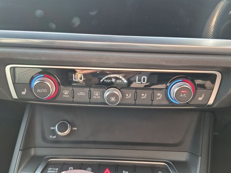 More views of Audi Q3