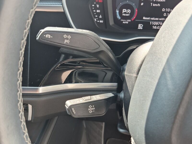 More views of Audi Q3
