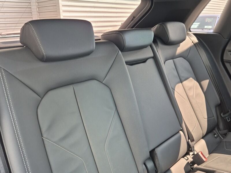 More views of Audi Q3