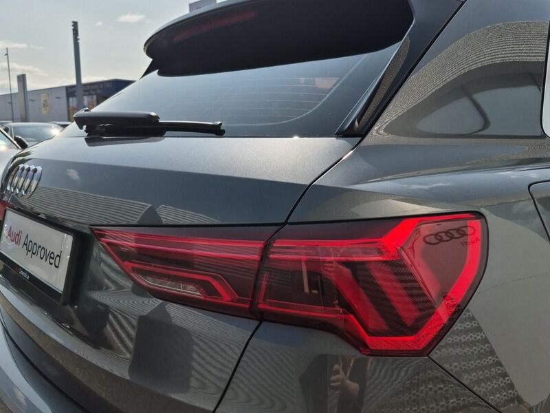 More views of Audi Q3