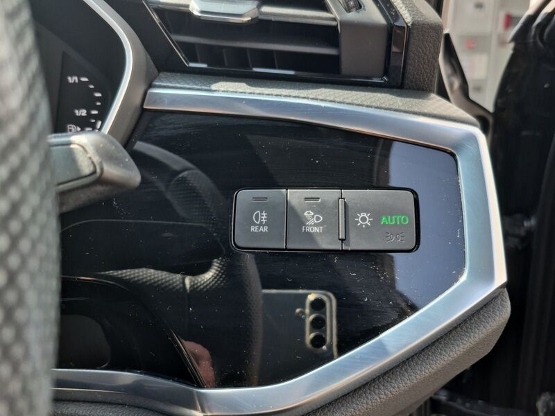 More views of Audi Q3