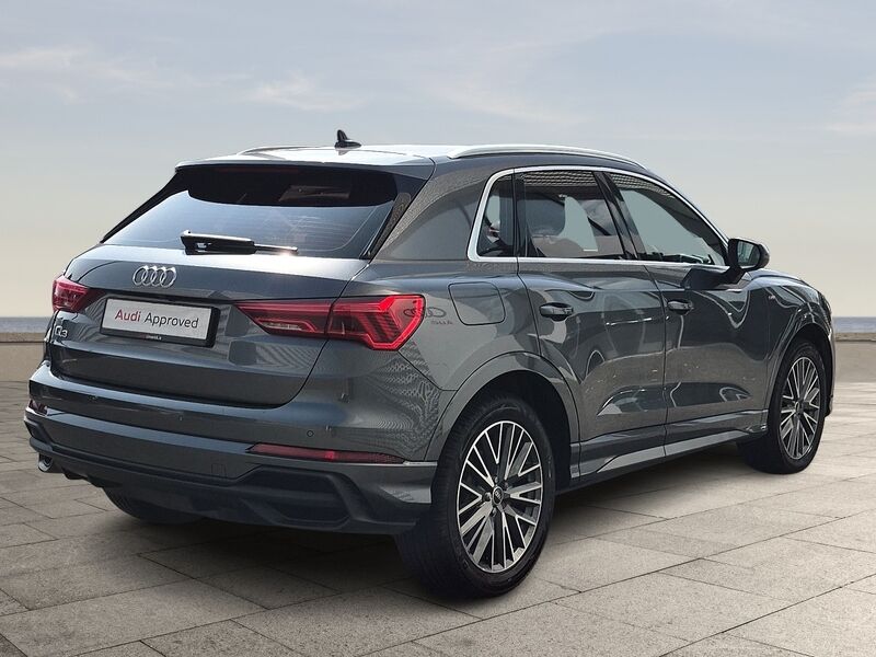 More views of Audi Q3