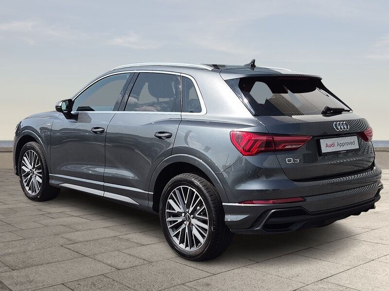 More views of Audi Q3