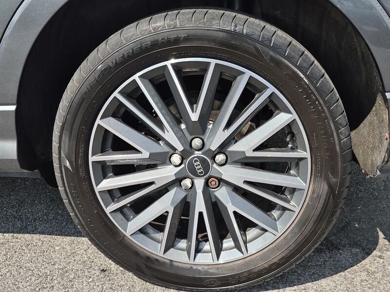 More views of Audi Q3