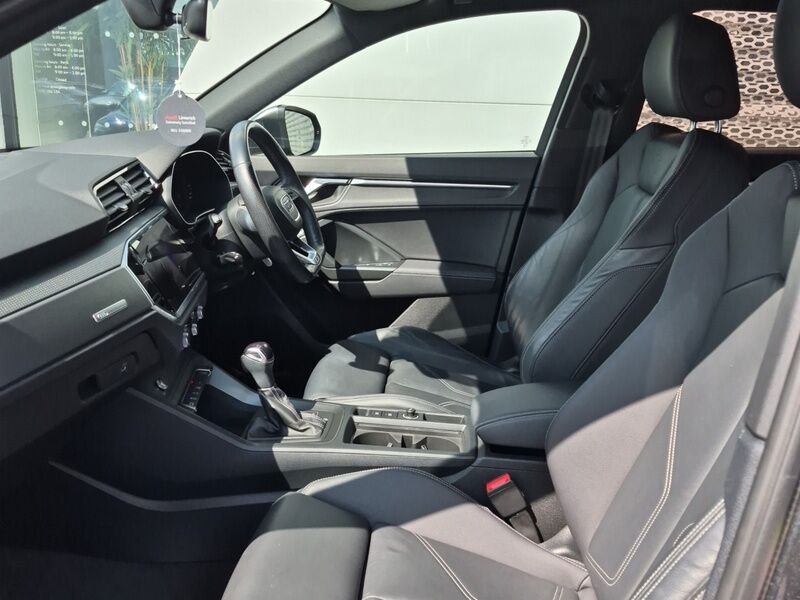 More views of Audi Q3