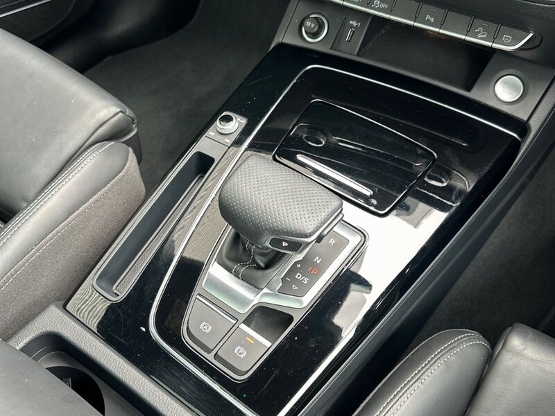 More views of Audi Q5