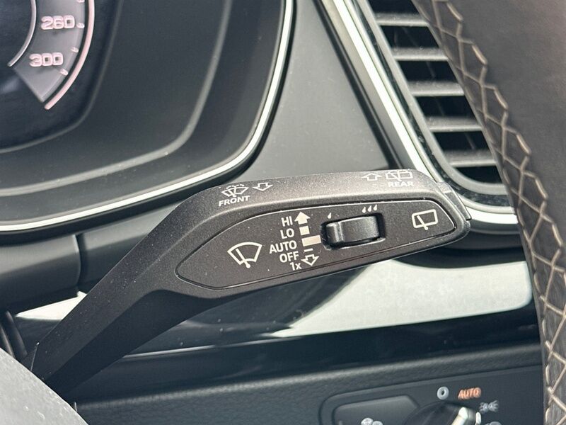 More views of Audi Q5