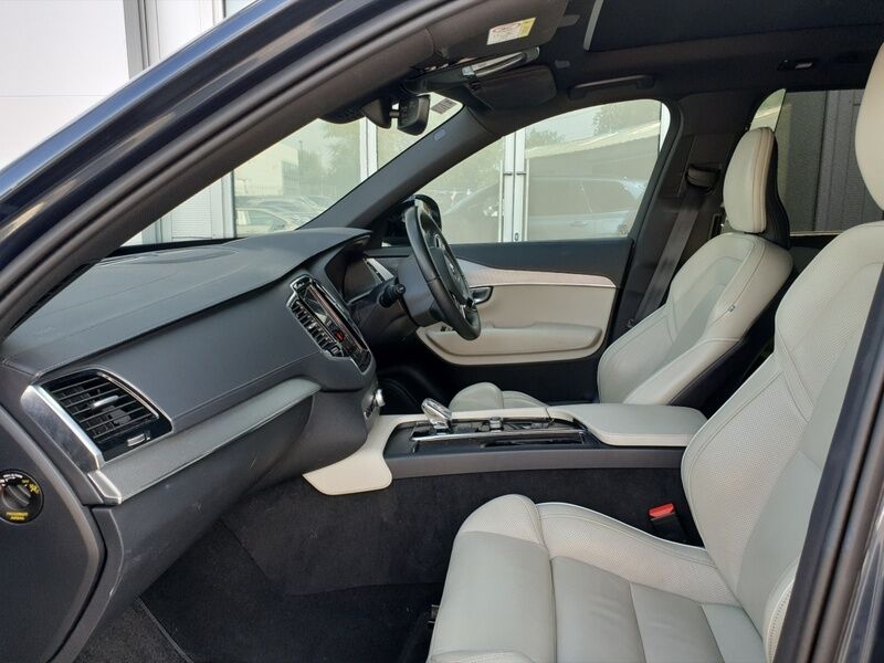 More views of Volvo XC90