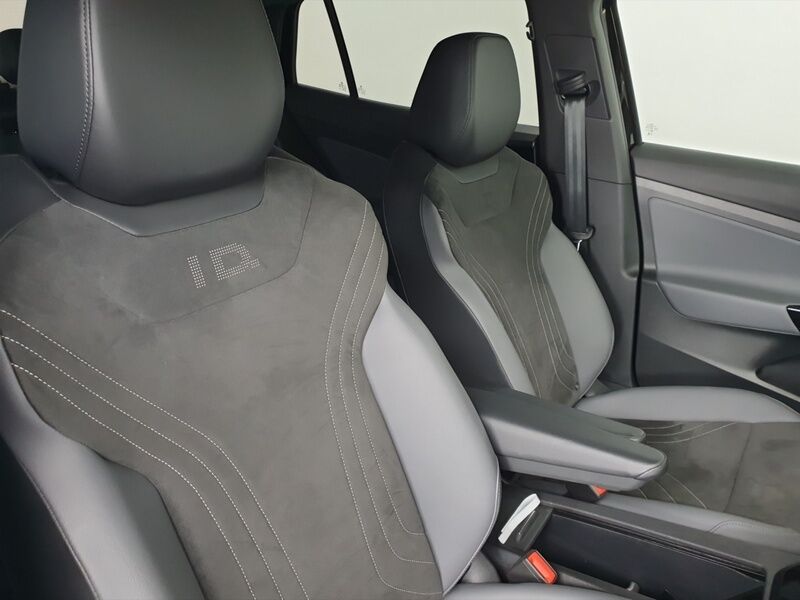 More views of Volkswagen ID.5
