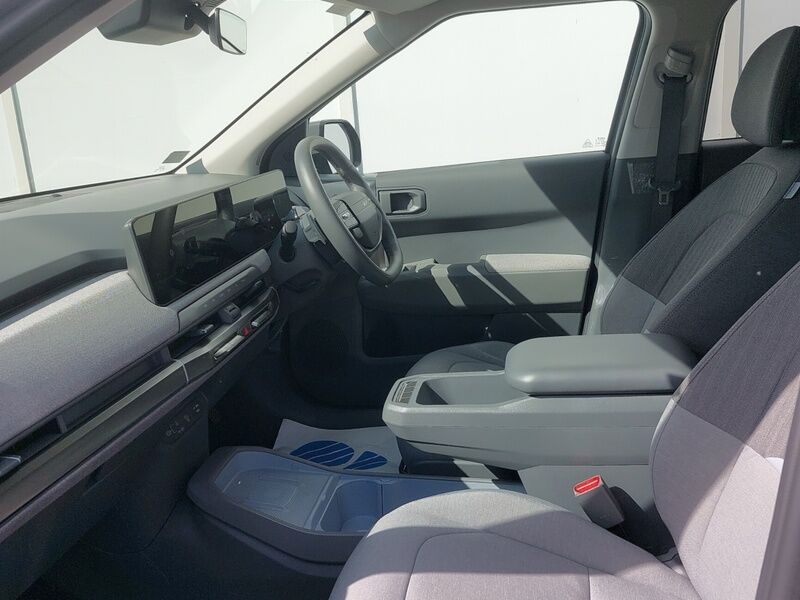 More views of Kia EV3