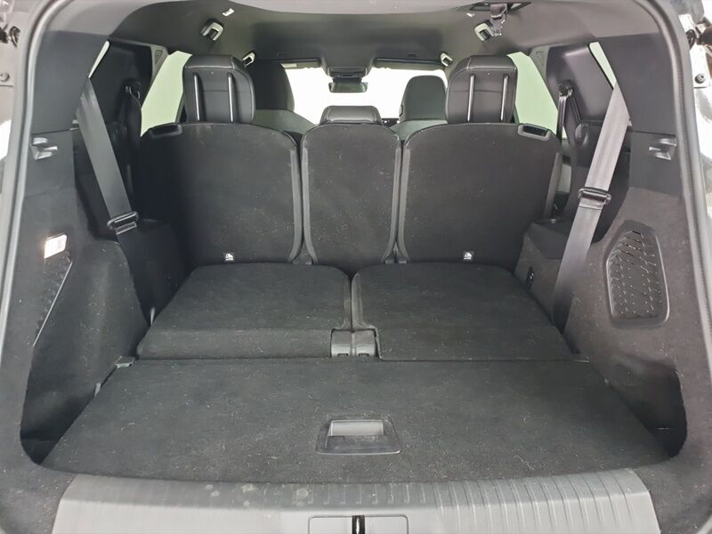 More views of Peugeot 5008
