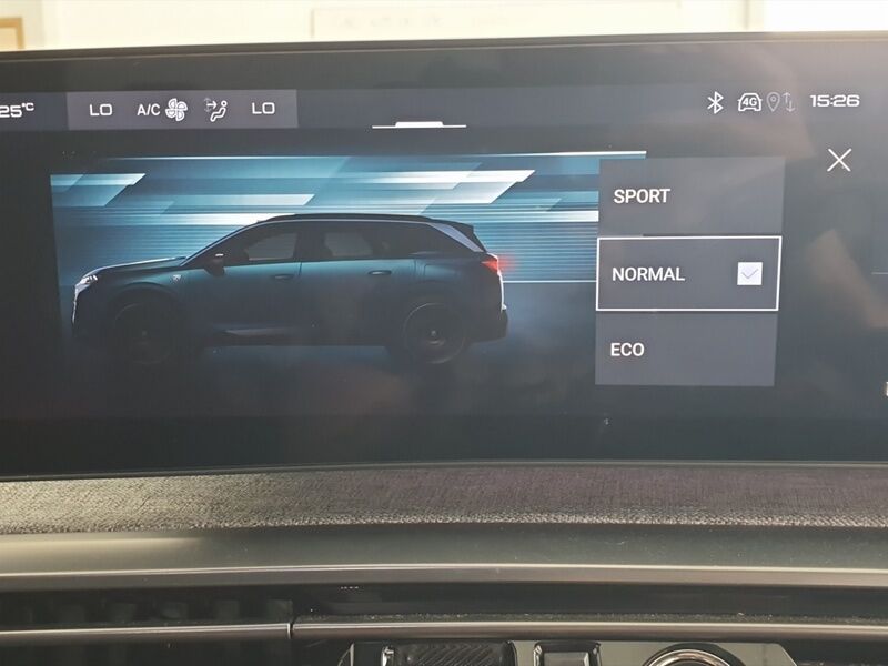 More views of Peugeot 5008