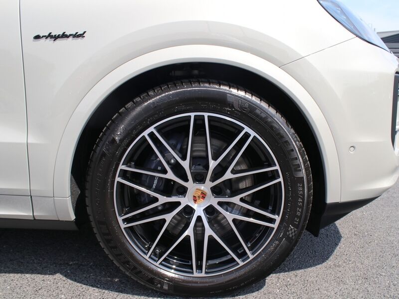 More views of Porsche Cayenne