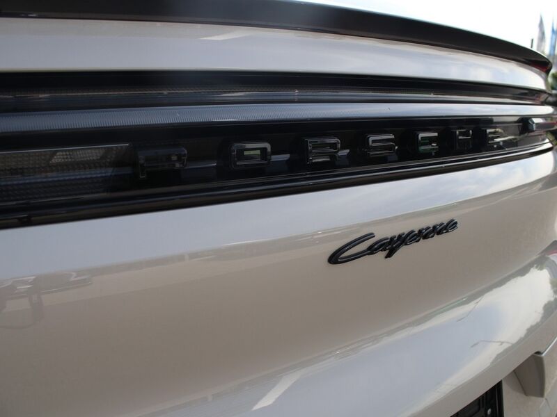 More views of Porsche Cayenne