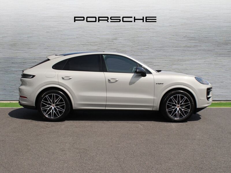 More views of Porsche Cayenne
