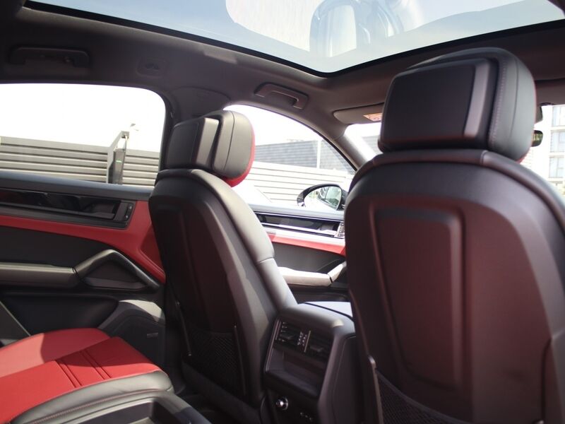 More views of Porsche Cayenne
