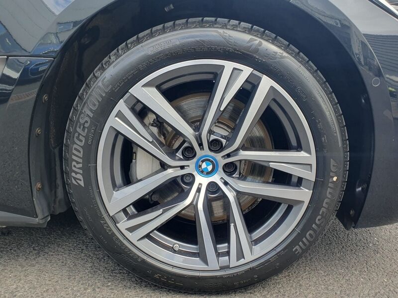 More views of BMW i4