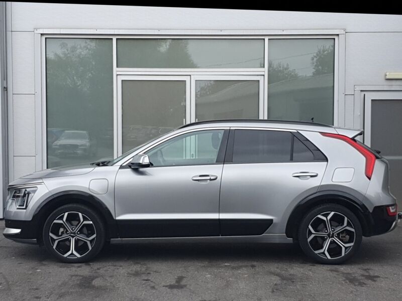 More views of Kia Niro