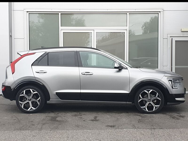More views of Kia Niro