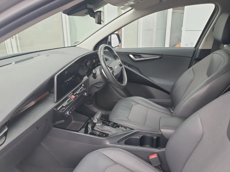 More views of Kia Niro