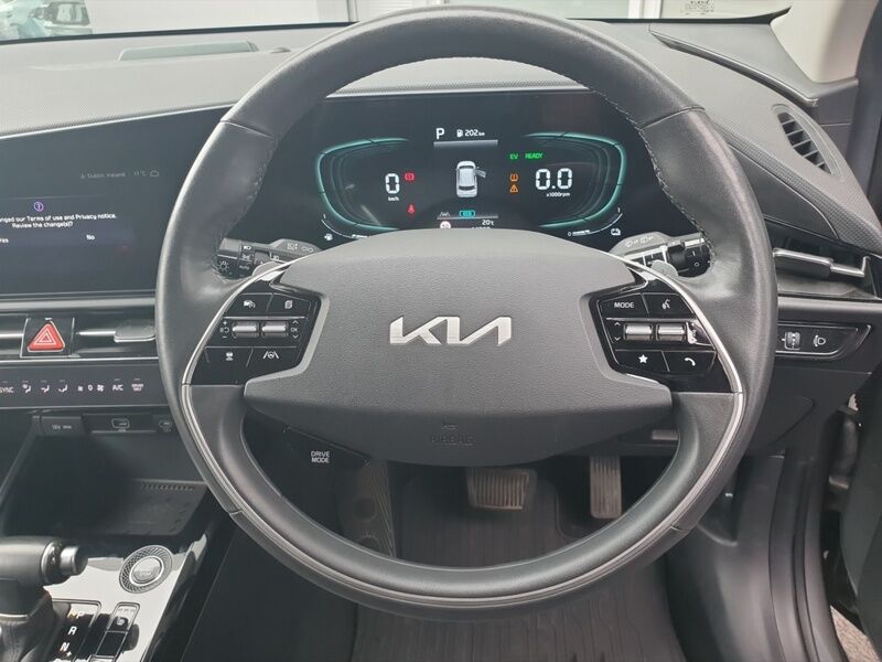 More views of Kia Niro