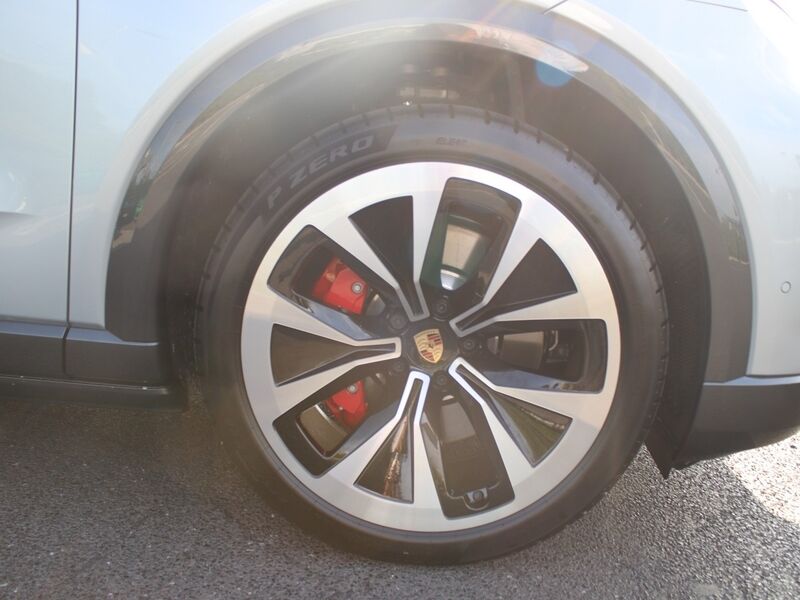 More views of Porsche Cayenne