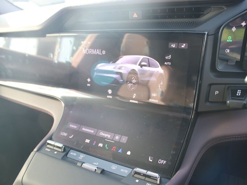 More views of Porsche Cayenne