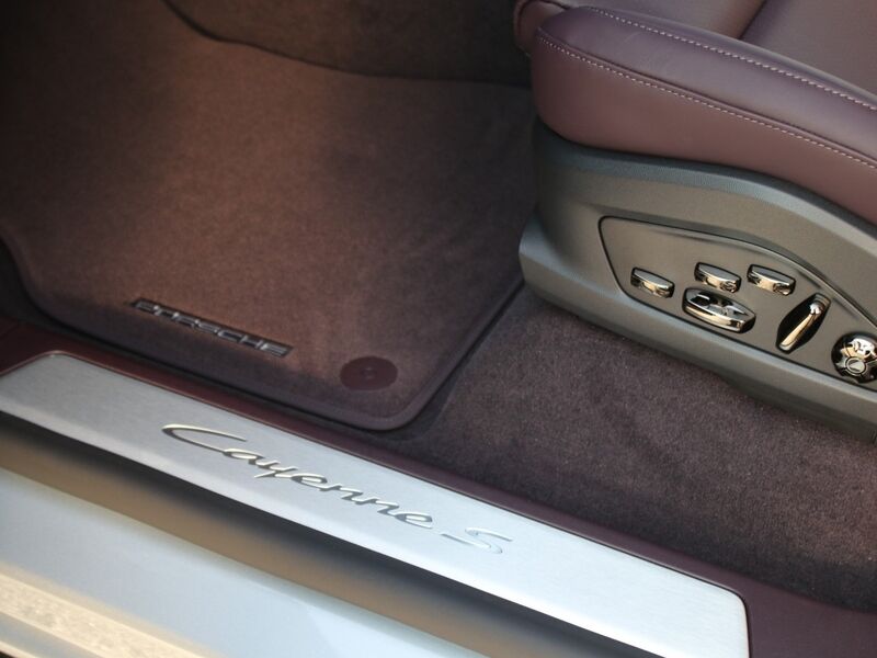 More views of Porsche Cayenne