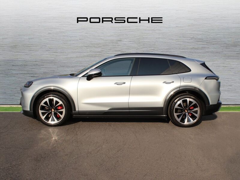 More views of Porsche Cayenne
