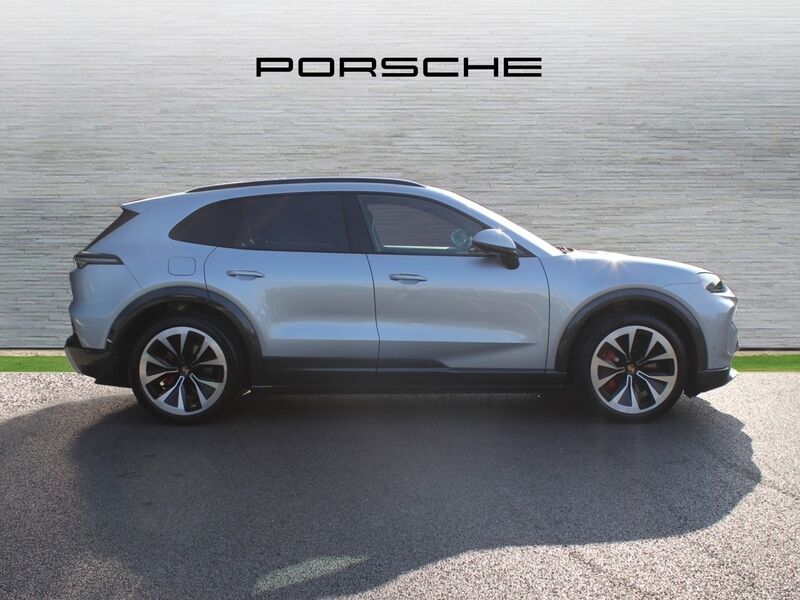 More views of Porsche Cayenne