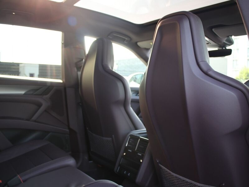 More views of Porsche Cayenne
