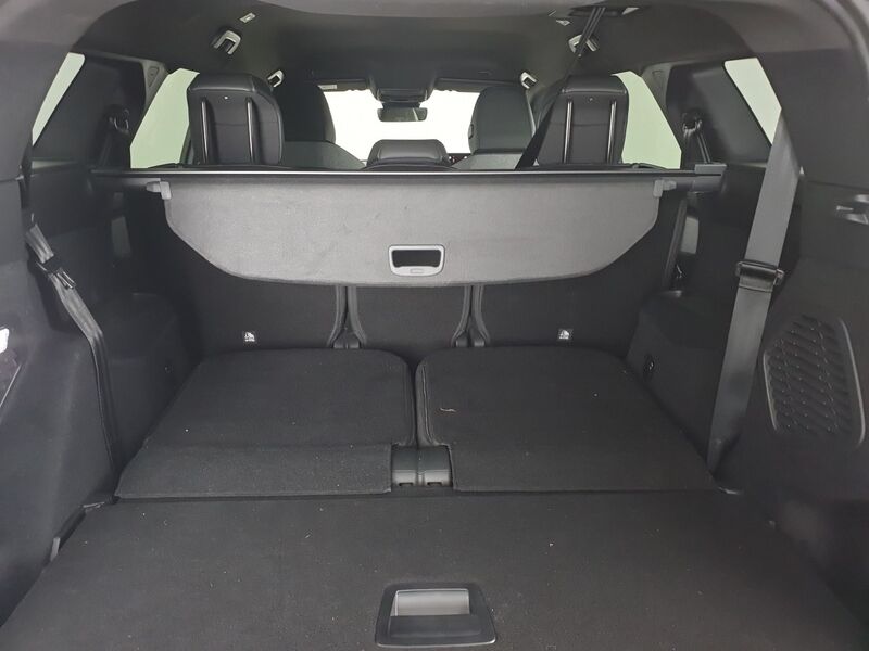 More views of Peugeot 5008