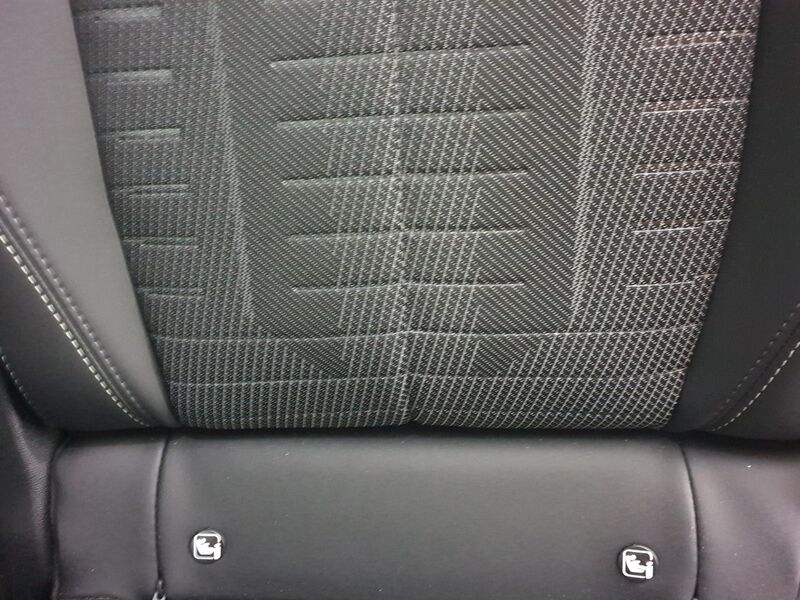 More views of Peugeot 5008