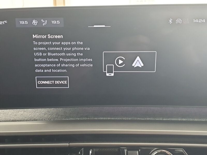More views of Peugeot 5008