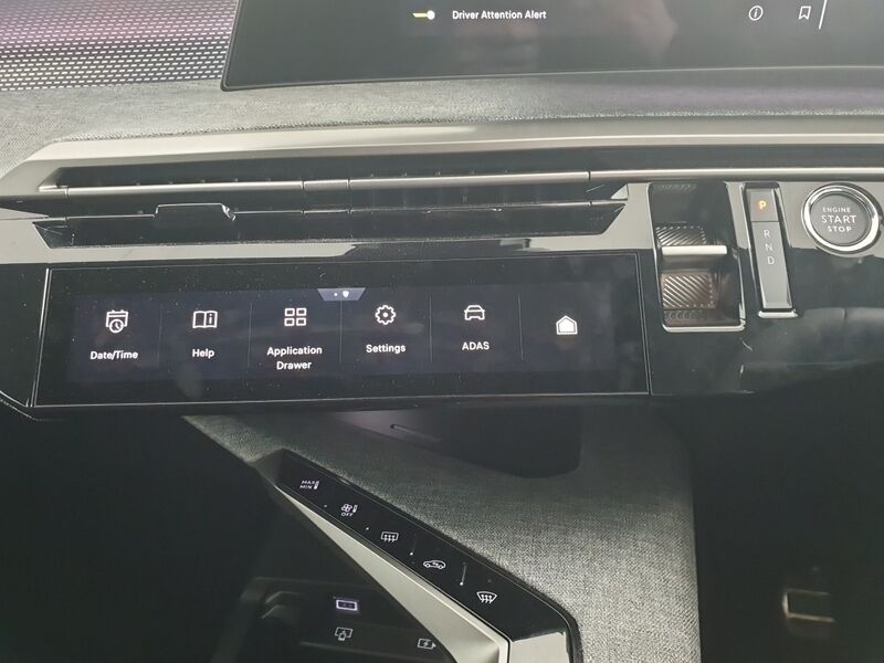 More views of Peugeot 5008